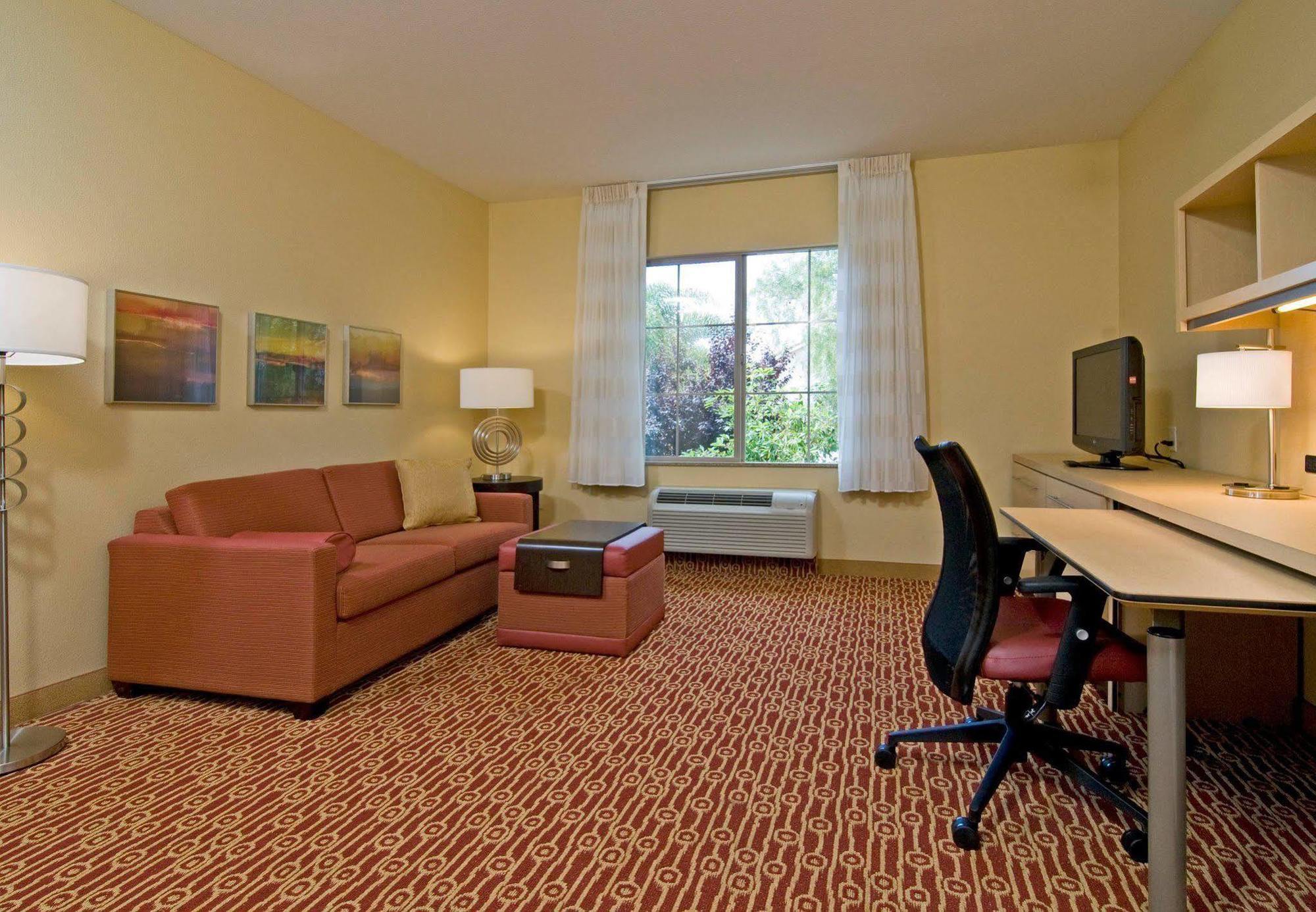 Towneplace Suites By Marriott San Diego Carlsbad / Vista Exterior foto